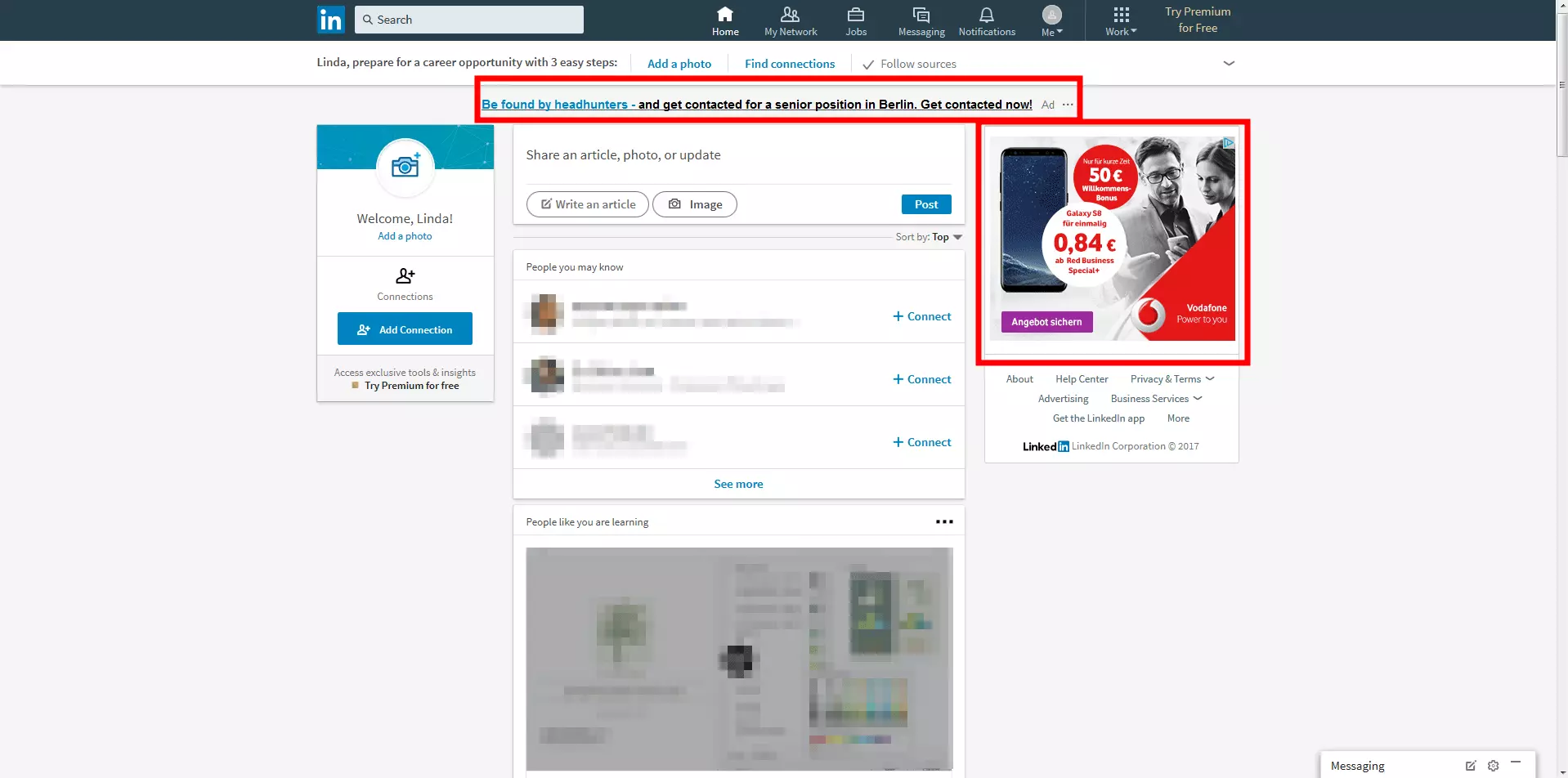 Tablón de noticias en LinkedIn con diversas inserciones publicitarias