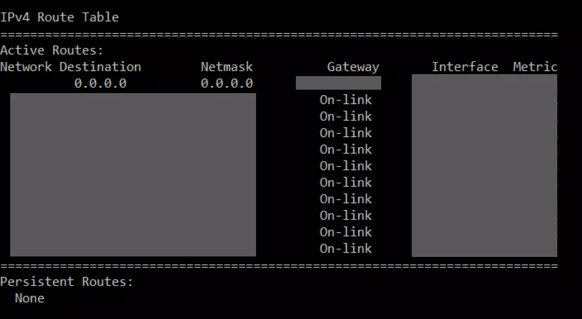 una tabla de enrutamiento en el símbolo del sistema de Windows