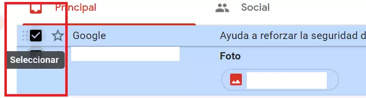 Casillas de verificación de la bandeja de entrada en Gmail junto a los correos